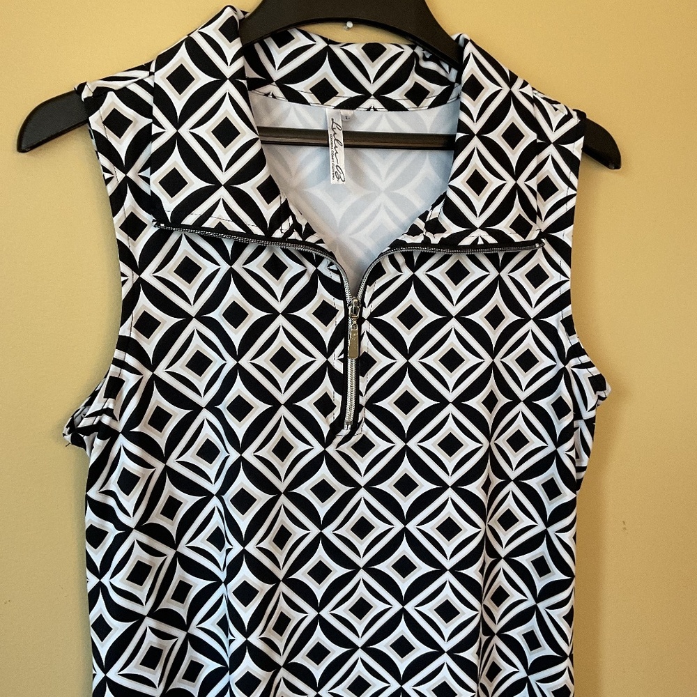 Lulu B Sleeveless Zip Neck Swing Dress with Geometric Pattern Size L